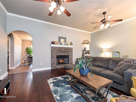2nd image of 2554 Harris Dr