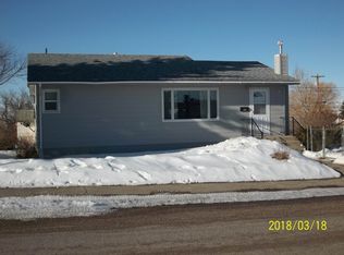 402 1st St SW, Cut Bank, MT 59427