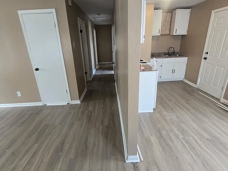 102 Lewis St — Photo 2