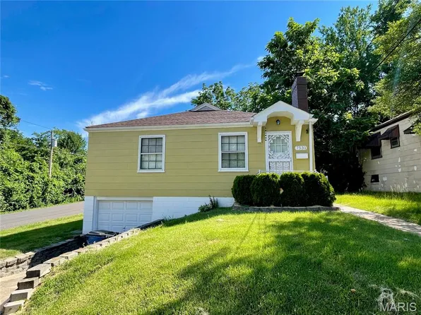 7531 Cory Pl, Saint Louis, MO 63133