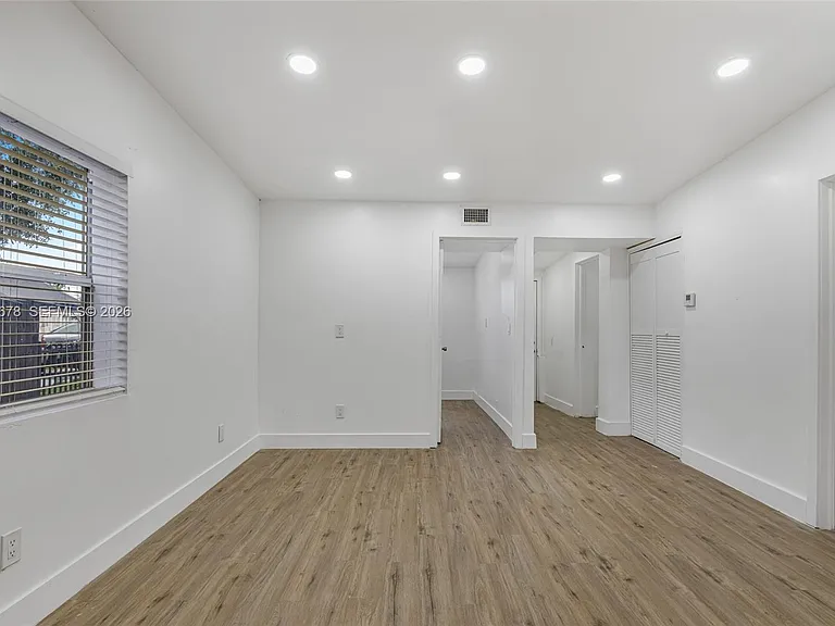 2290 Rutland St — Photo 8