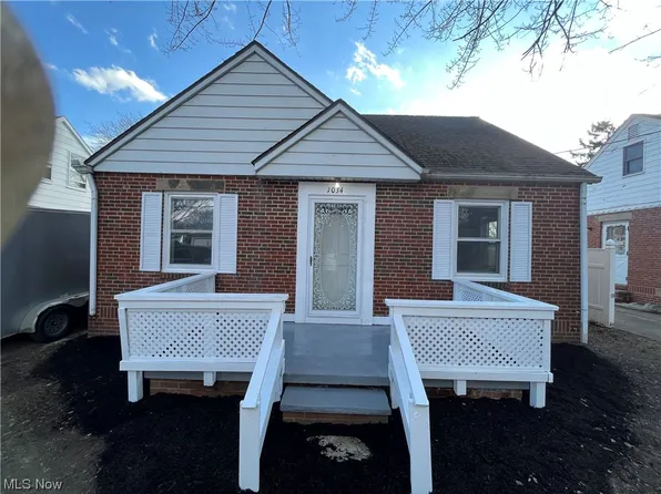 1034 Lindsay Ave, Akron, OH 44306