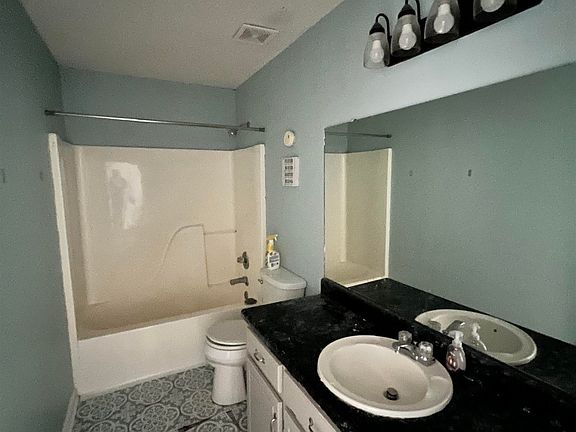 5th image of 55 Warren Dr