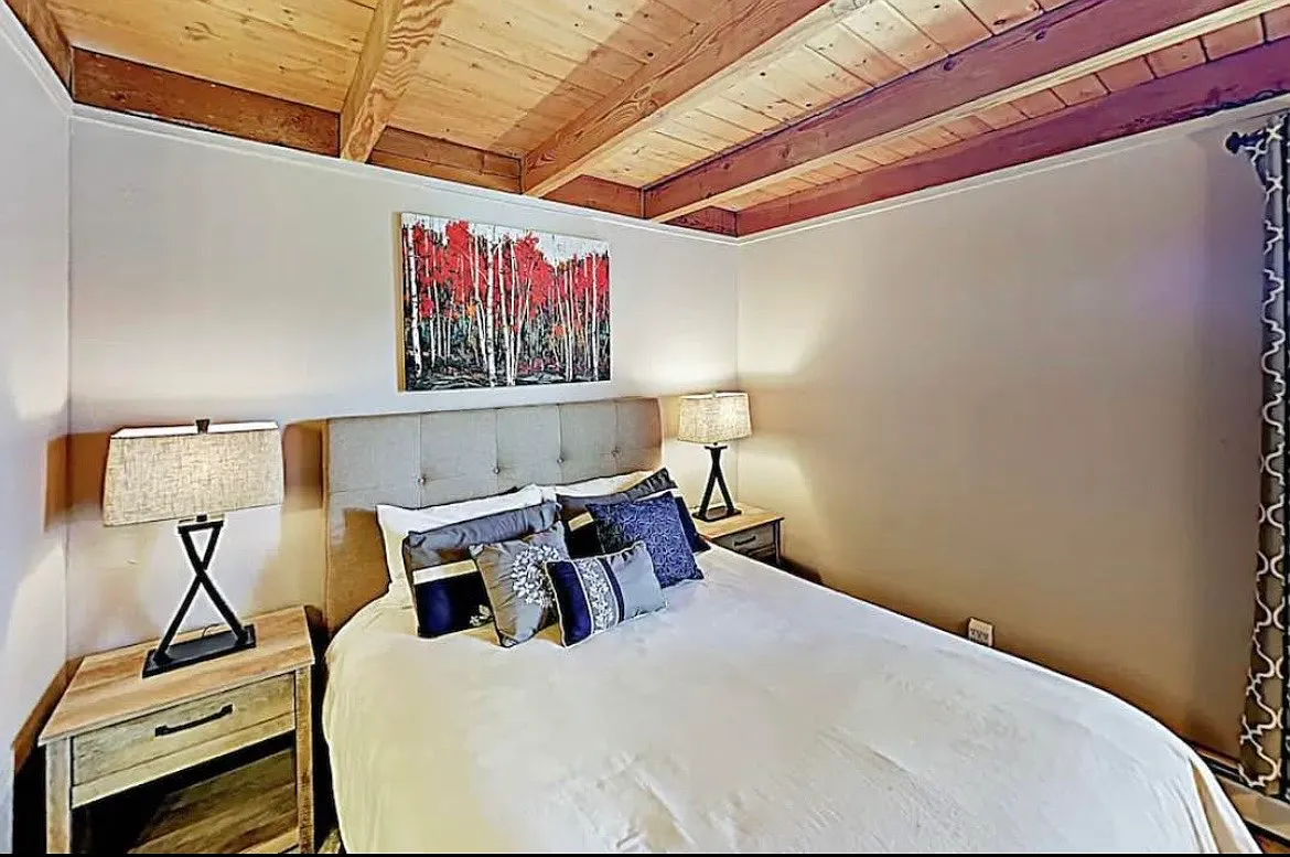 4400 Lodgepole Circel — Photo 2