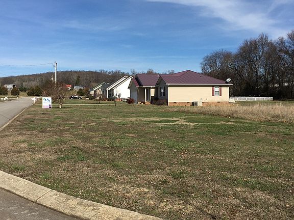 5th image of 8 Hazelwood Ln