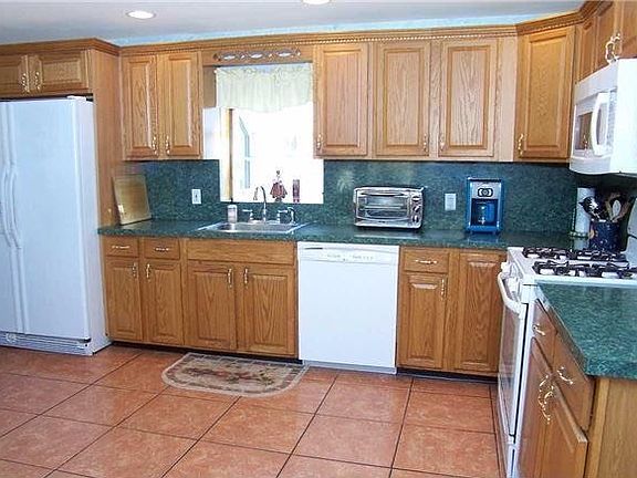 3rd image of 222 N Clinton Ave #1