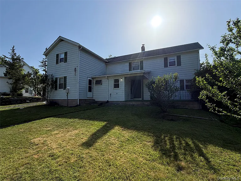 1390 Kings Hwy — Photo 2