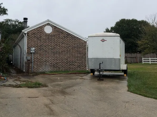 109 Vermilion Ln, Maurice, LA 70555