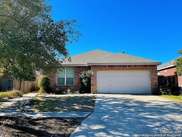 8815 Redwood Bnd — Photo 1