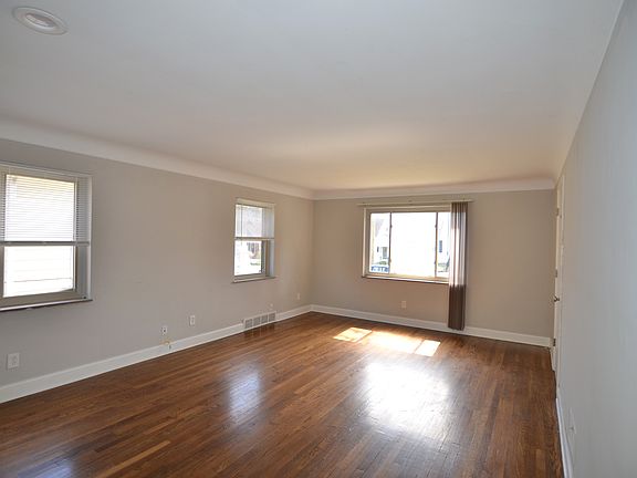 3rd image of 4146 South Ave