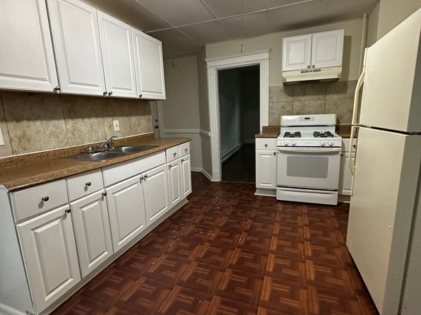 140 Orange St APT 2
