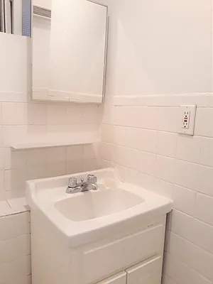 Rented by Corcoran | media 27