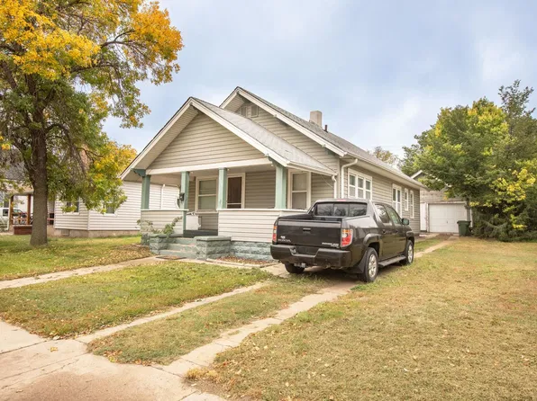 406 E 6th St, McCook, NE 69001
