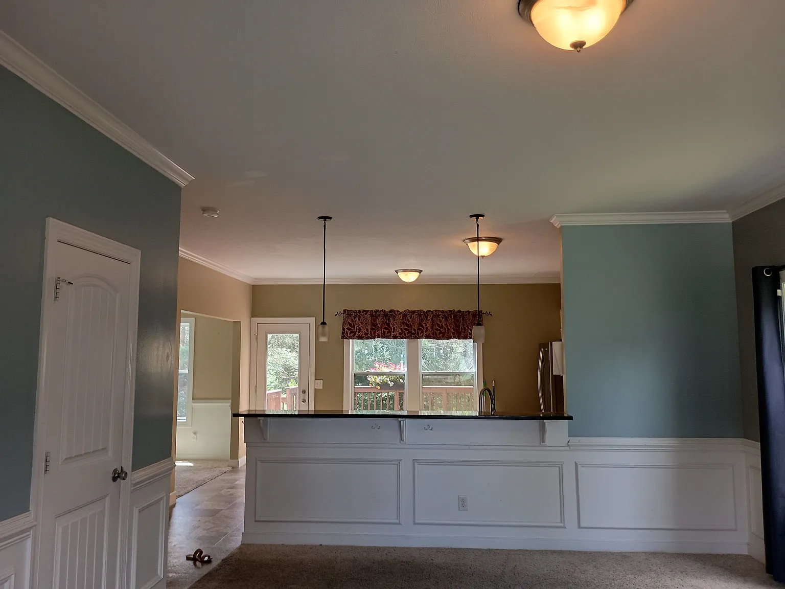 3 bed, 2.5 bath, 2016 sqft, $2,350 — Photo 4