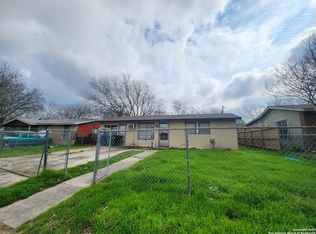 438 Park Plz, San Antonio, TX 78237