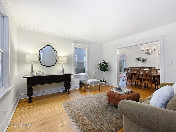 3rd image of 221 Catalpa Pl