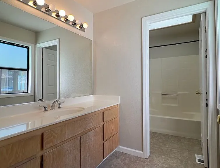 64 Fountain Grove Cir — Photo 21