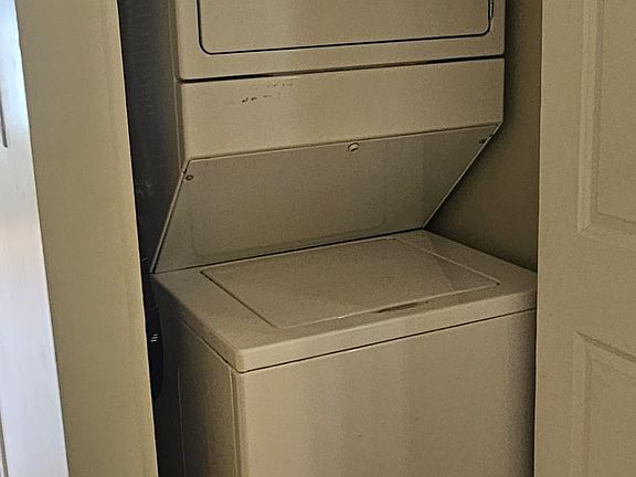 4th image of 5380 Oben St #601