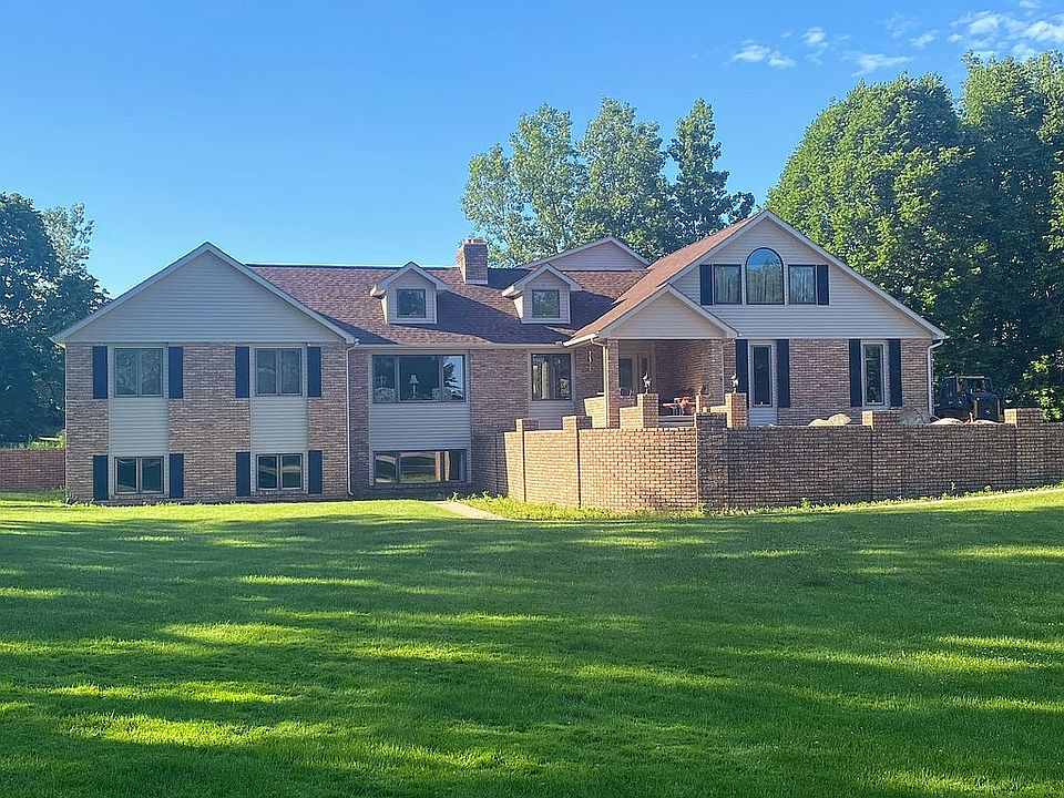 2nd image of 5730 Carriage Ln