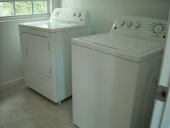 4th image of 5866 SW 59th St