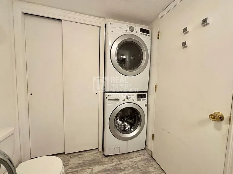 1004 S Arbutus St #1004 — Photo 11