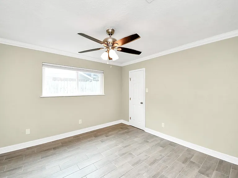 1104 N Heron Dr — Photo 23
