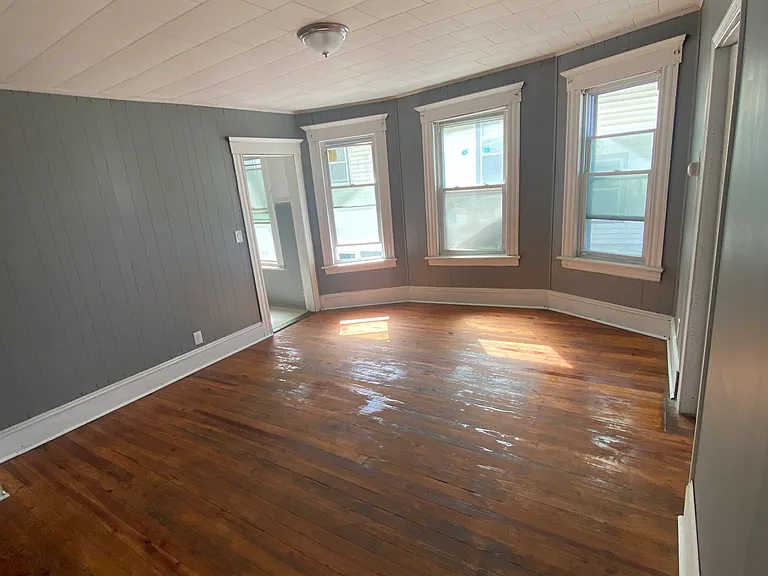 922 Howard Ave #2 — Photo 2