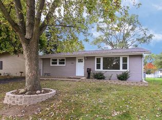 133 Madera Cir, Carpentersville, IL 60110