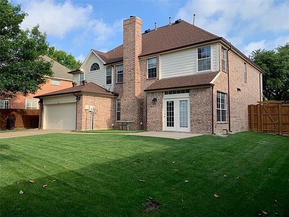 2nd image of 1424 Harrington Dr