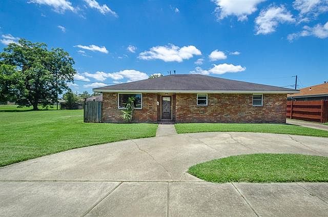 1st image of 108 Ocelot Dr