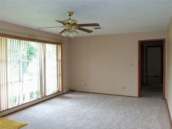 5th image of 820 W Jefferson St