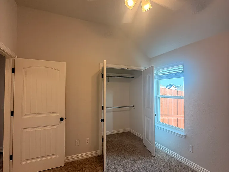 5007 Cy Young Dr — Photo 13