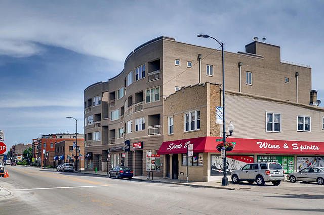 1st image of 4915 N Lincoln Ave #P-2