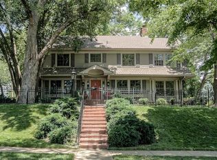 2 W 54th St, Kansas City, MO 64112