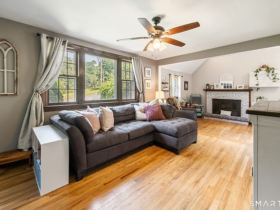 2nd image of 67 Birdsview Avenue