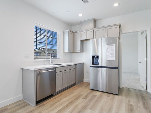 4th image of 2926 Granger St #2