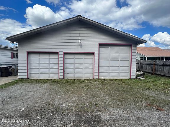 3rd image of 707 Bud St