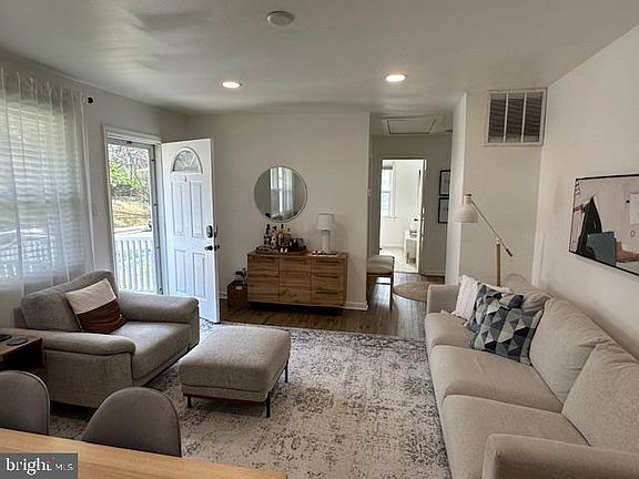 4th image of 1607 Coral Sea Dr