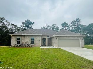 13448 Swan Ridge Cir, Gulfport, MS 39503