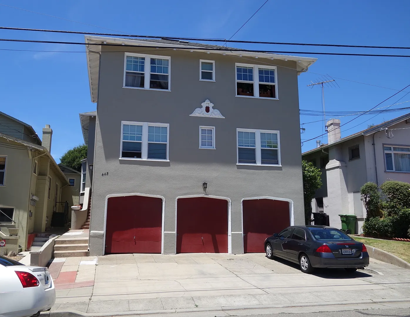 445 Athol — Photo 1