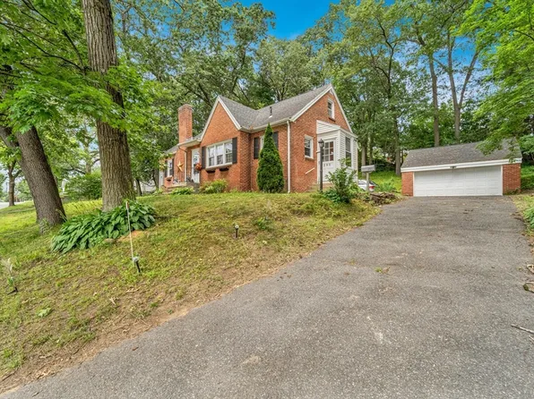 295 Harkness Ave, Springfield, MA 01118