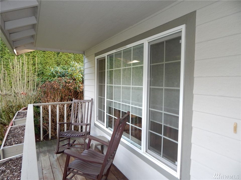 1st image of 1611 Mapleridge Dr SE