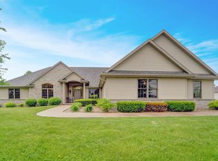 1136 Spring Lake Dr, Fond Du Lac, WI 54935