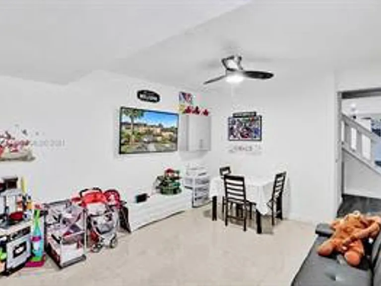 833 NW 81st Ave — Photo 7