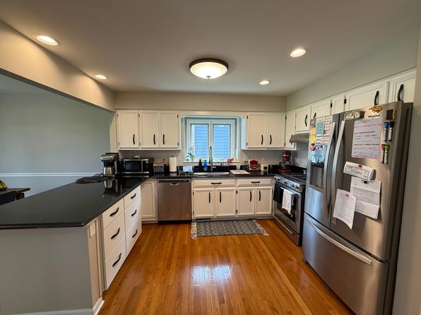 3508 Caine Dr, Naperville, IL 60564