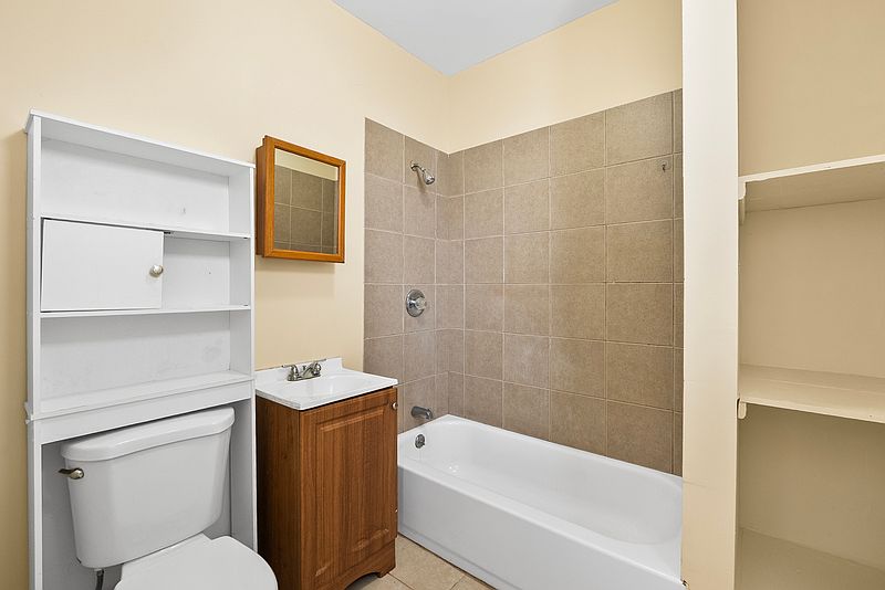 1st image of 393 Seymour Ave Floor 3