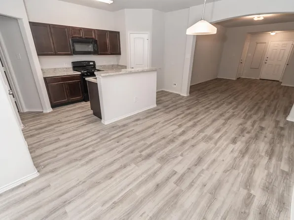 8722 Lar Ree Oaks Cir, Houston, TX 77028