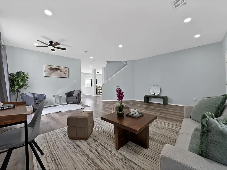 137 Heritage Dr — Photo 8