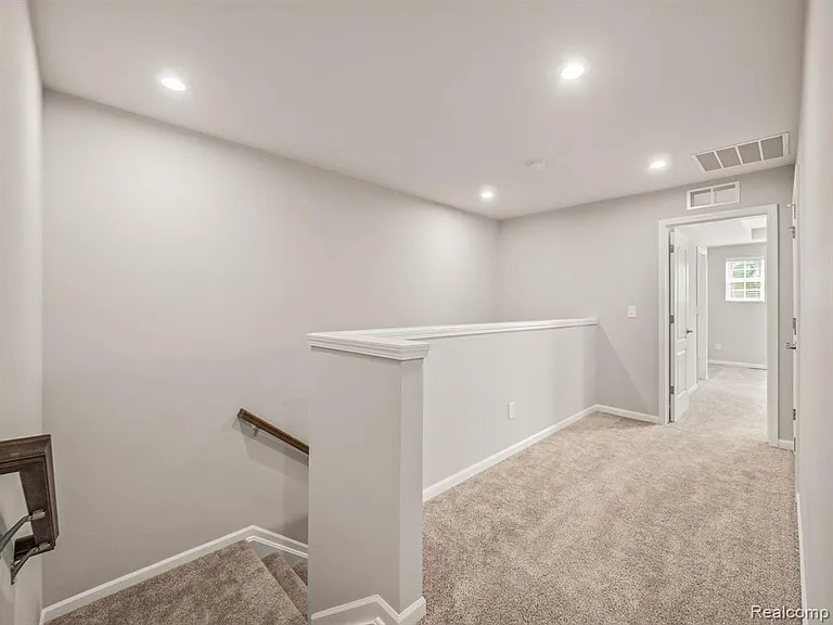 4837 Glenora Dr — Photo 19