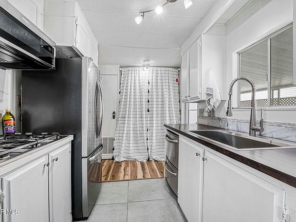 4th image of 1150 Ventura Blvd #18